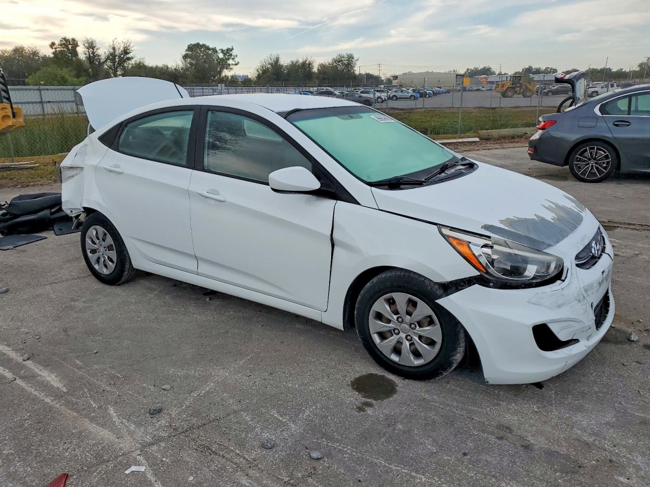 2016 HYUNDAI ACCENT SE photo 10