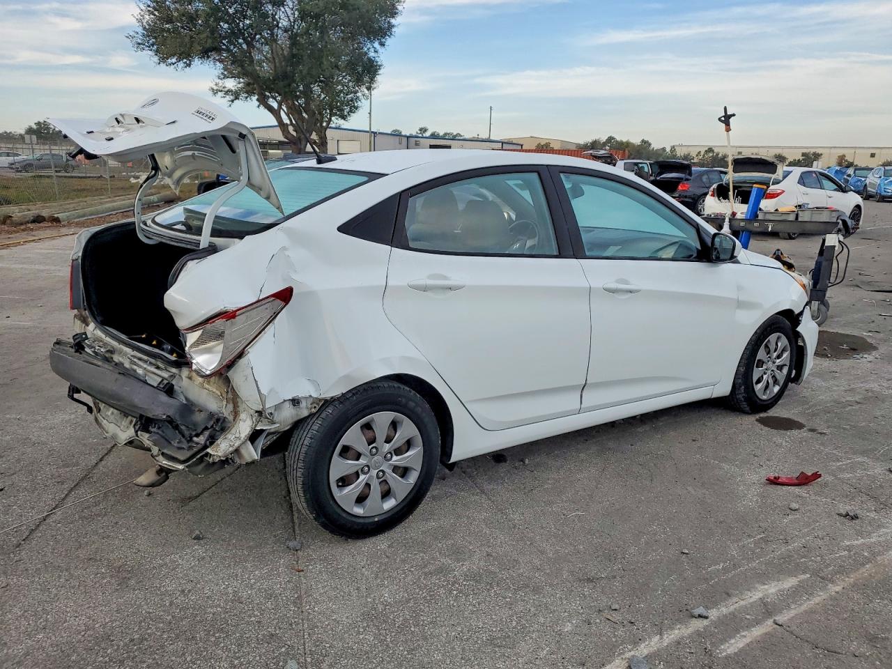 2016 HYUNDAI ACCENT SE photo 7