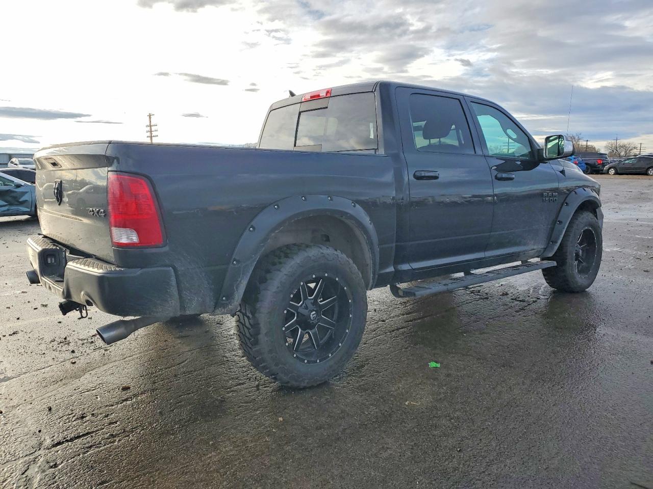 2018 RAM 1500 SLT photo 3