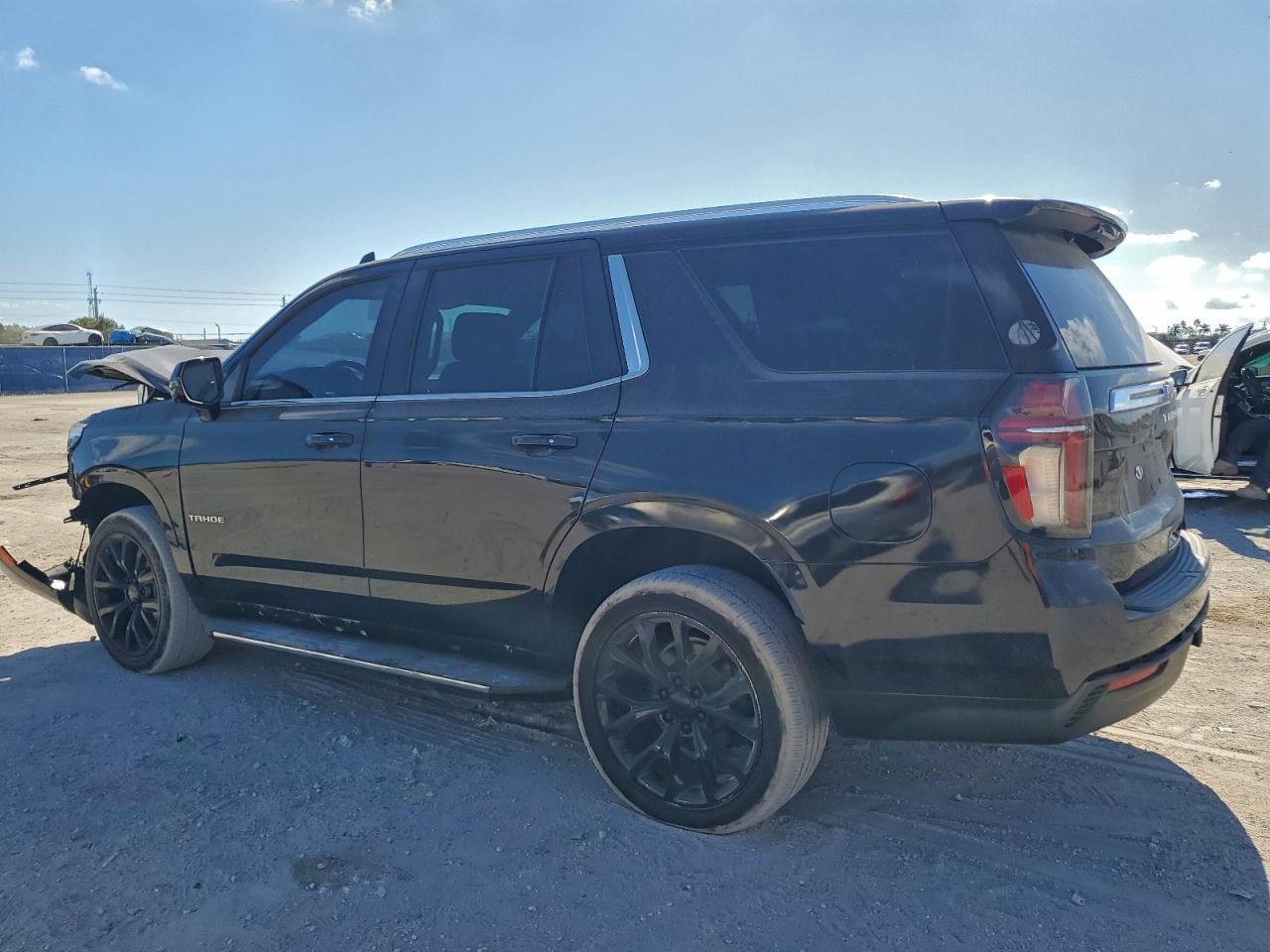 2021 CHEVROLET TAHOE C1500 LT photo 2