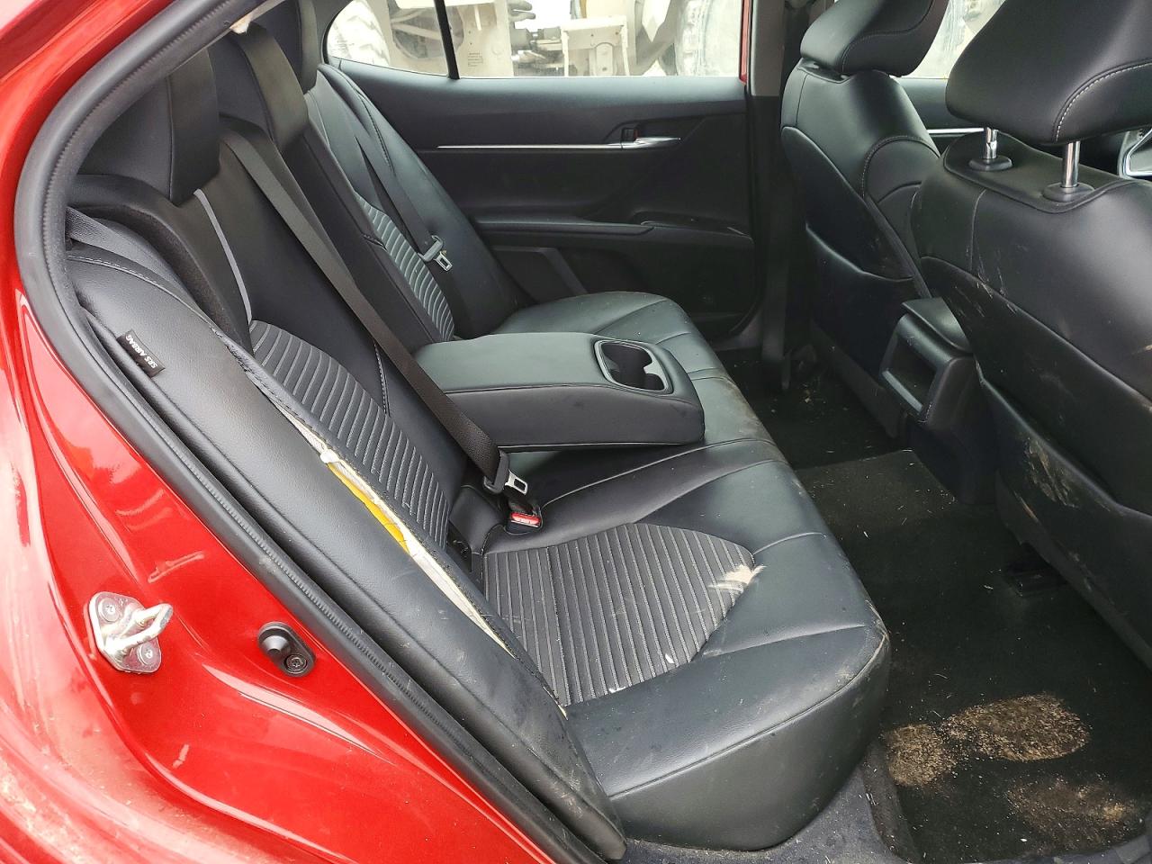 2020 TOYOTA CAMRY SE photo 10