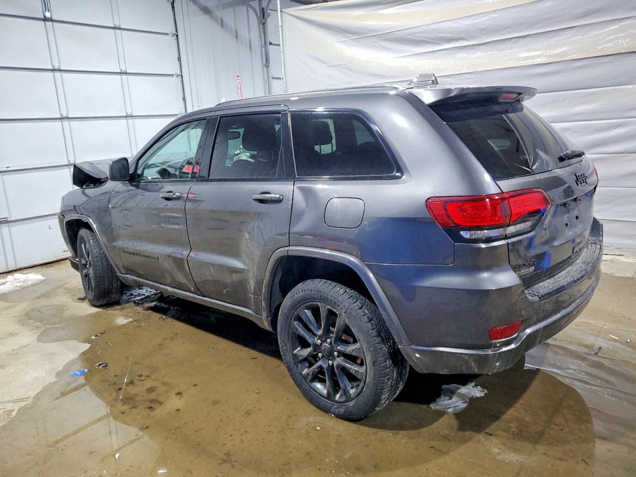 2018 JEEP GRAND CHEROKEE LAREDO photo 2