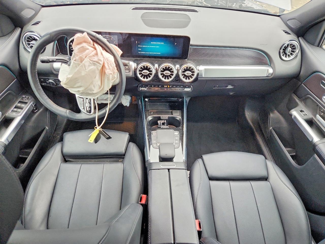 2021 MERCEDES-BENZ GLB 250 4MATIC photo 8