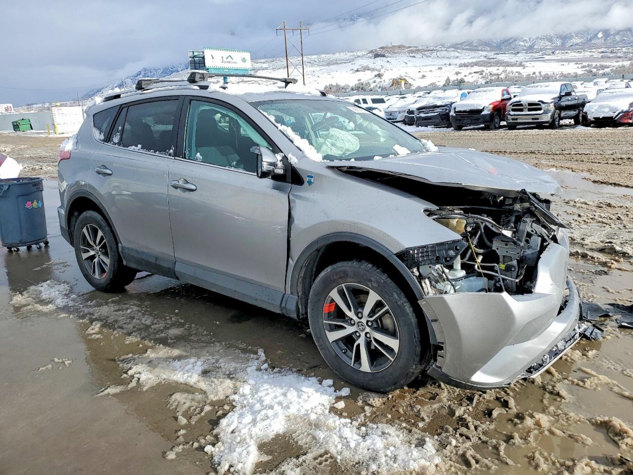 2016 TOYOTA RAV4 XLE photo 4