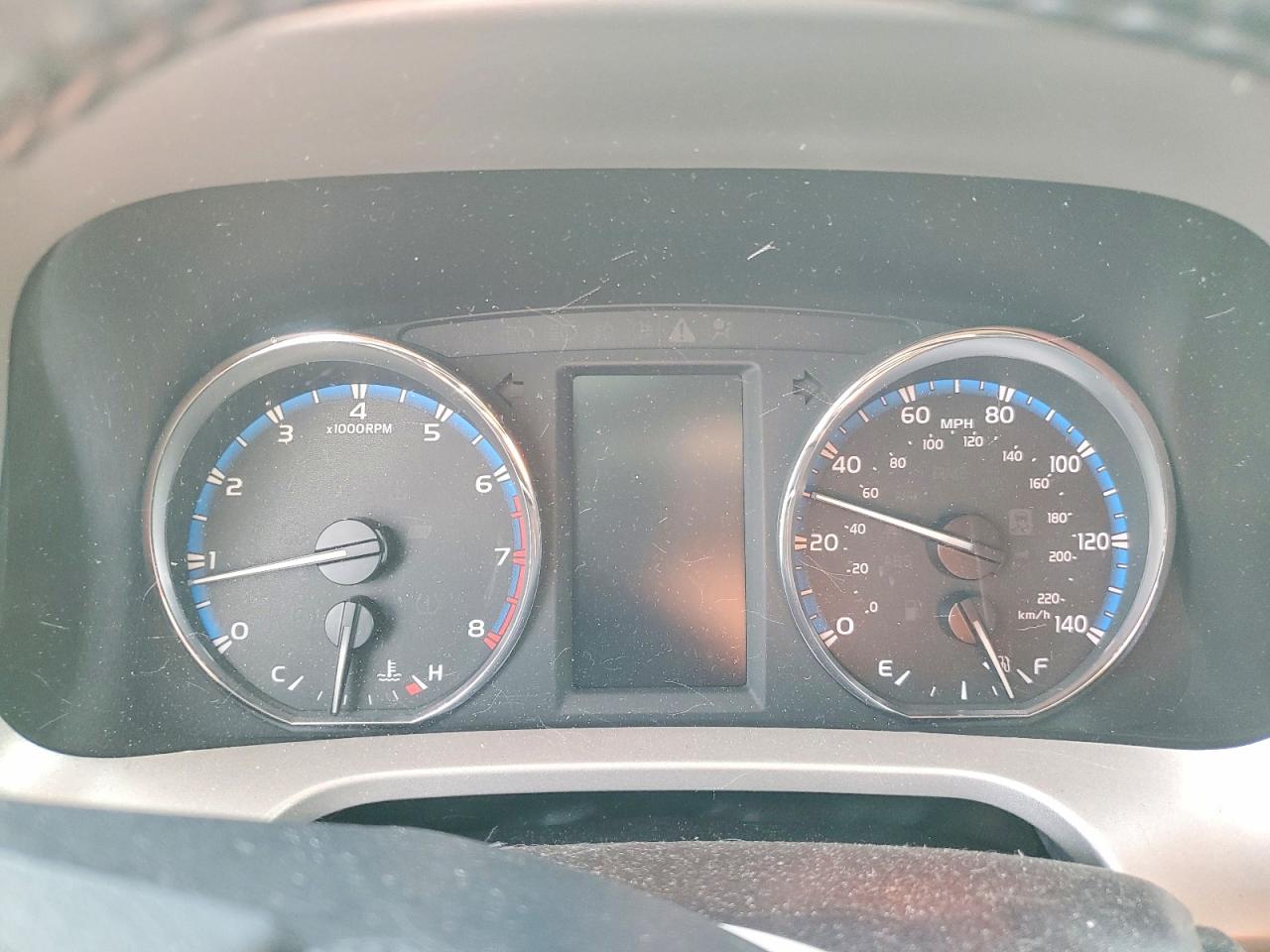 2016 TOYOTA RAV4 XLE photo 9