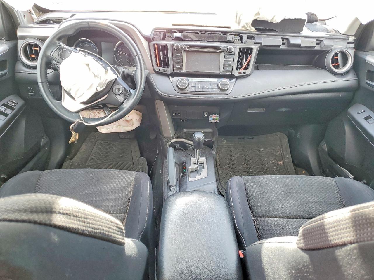 2016 TOYOTA RAV4 XLE photo 8