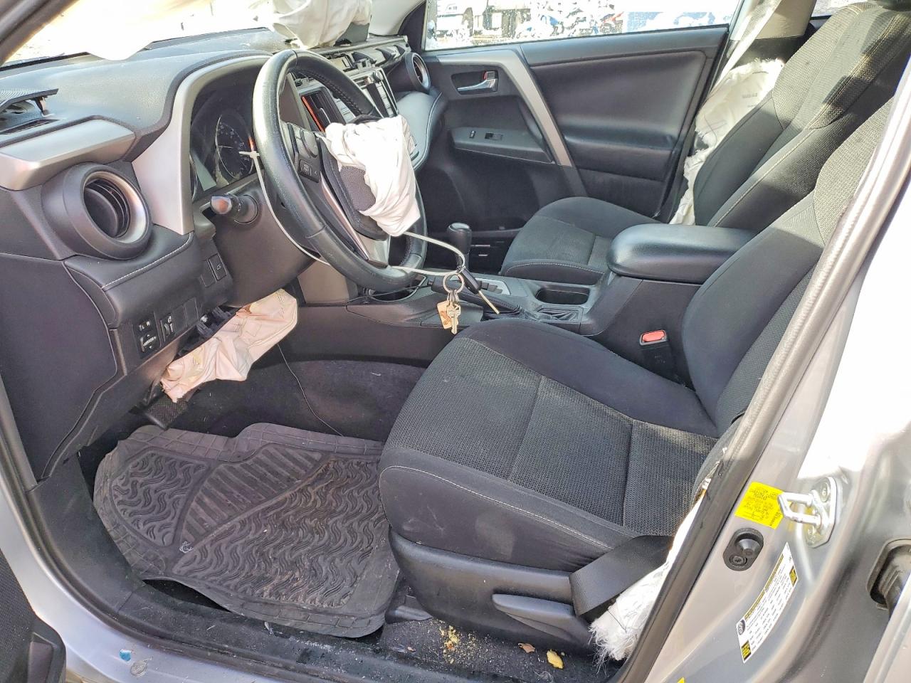2016 TOYOTA RAV4 XLE photo 7