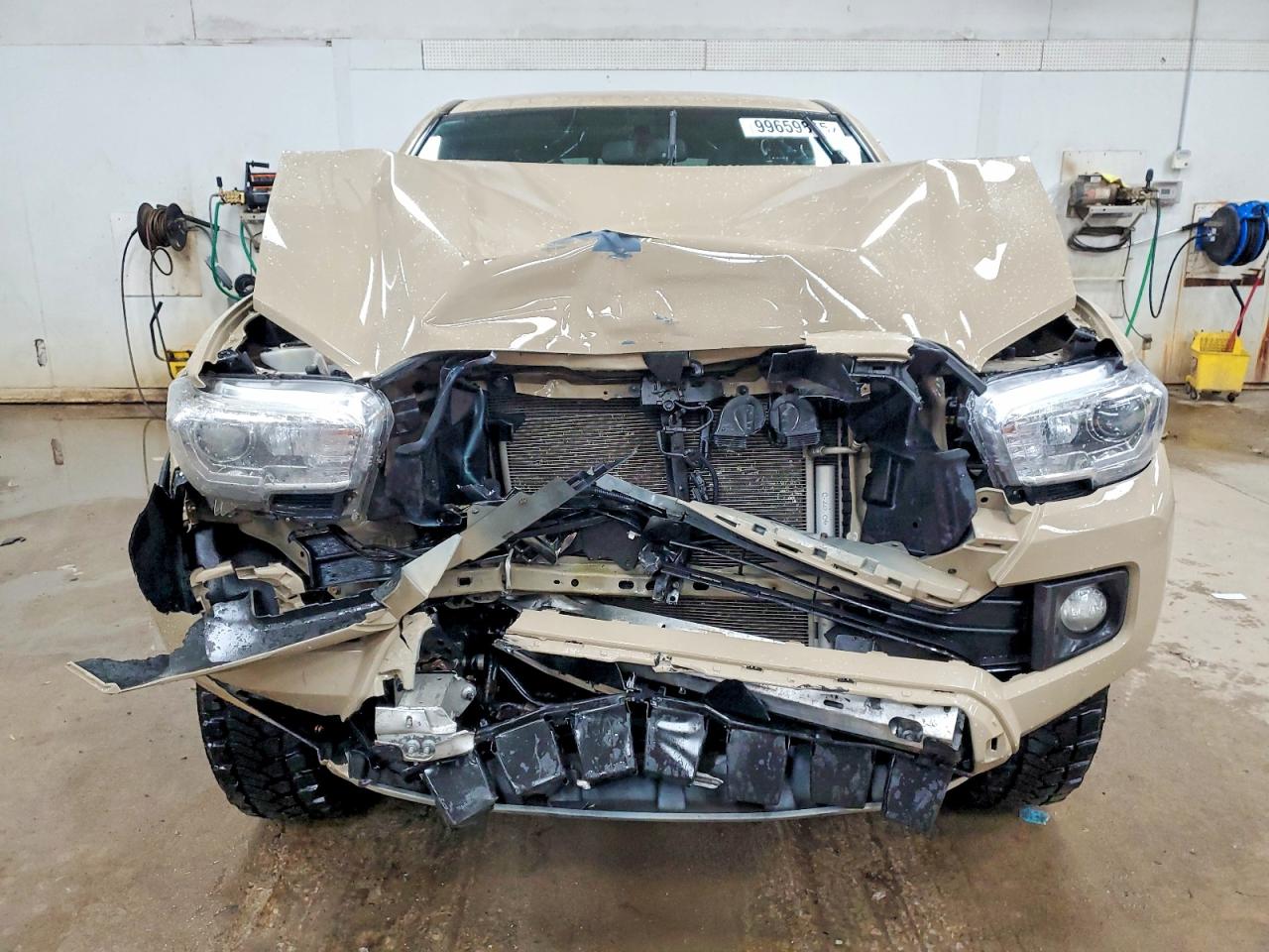 2017 TOYOTA TACOMA DOUBLE CAB photo 5