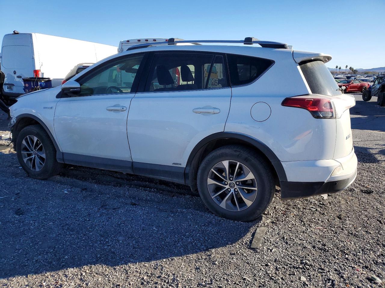 2016 TOYOTA RAV4 HV XLE photo 2
