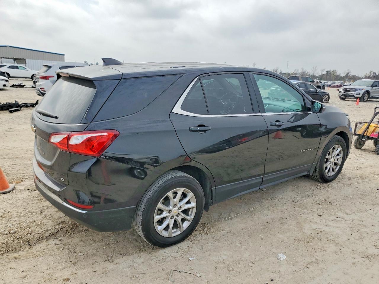 2018 CHEVROLET EQUINOX LT photo 3