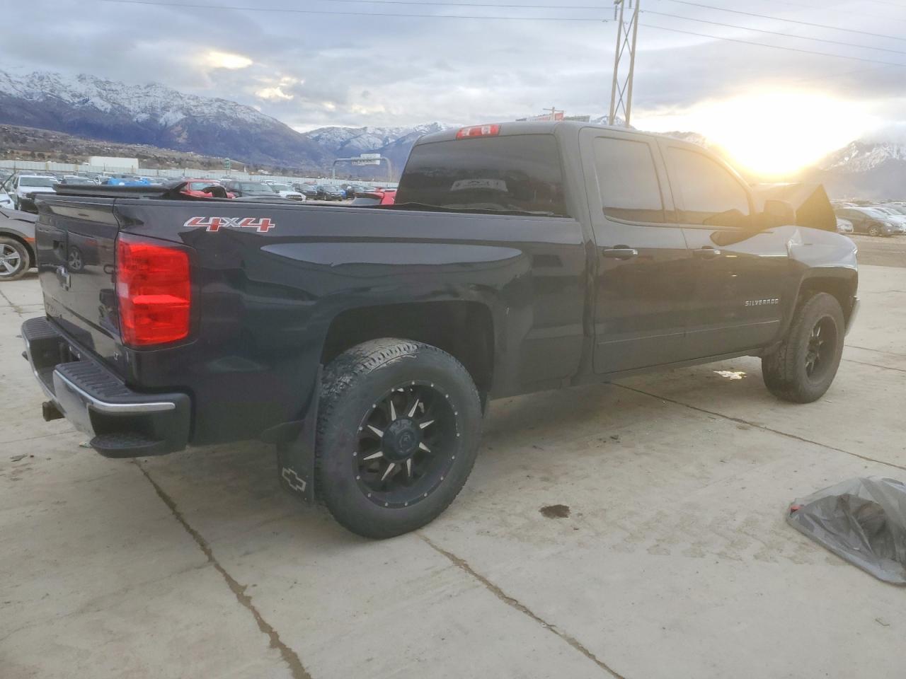 2016 CHEVROLET SILVERADO K1500 LT photo 3