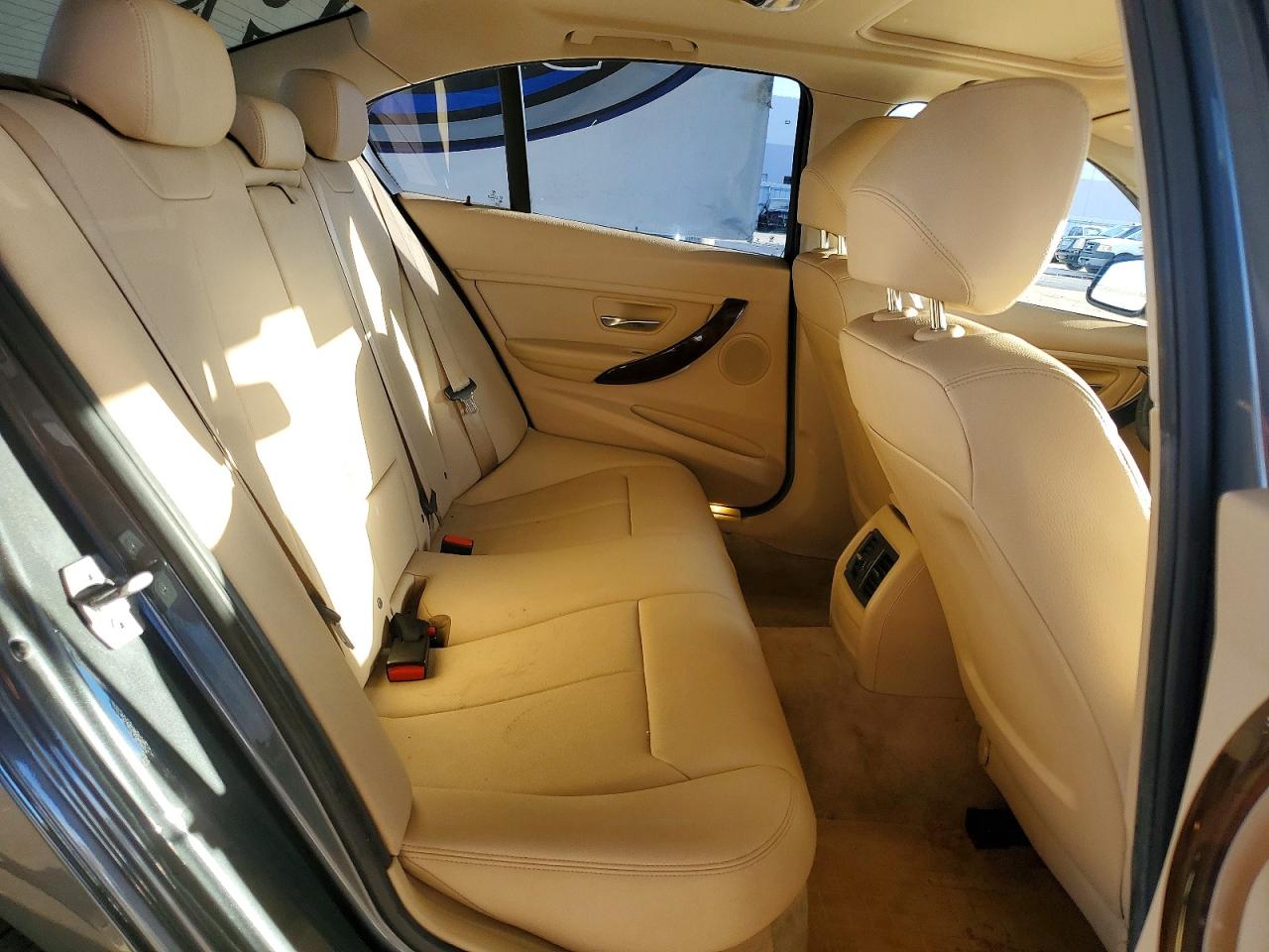 2015 BMW 320 I photo 28