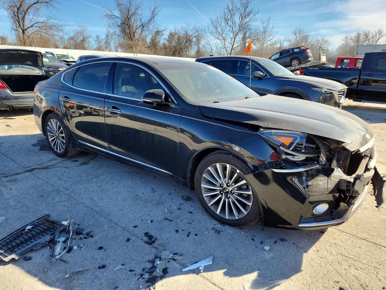 2017 KIA CADENZA PREMIUM photo 4