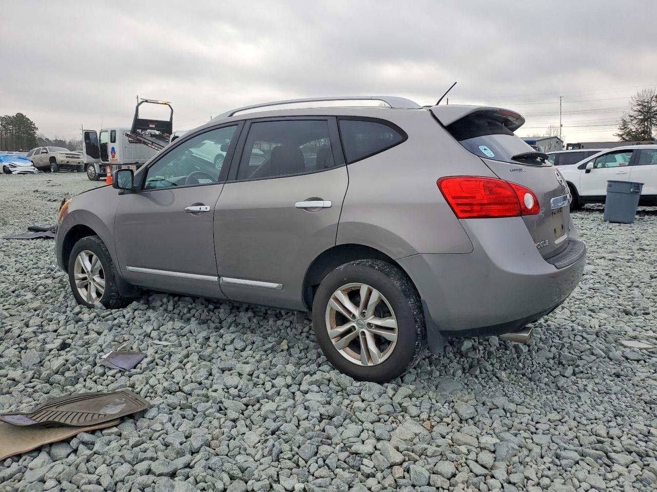 2013 NISSAN ROGUE S photo 2