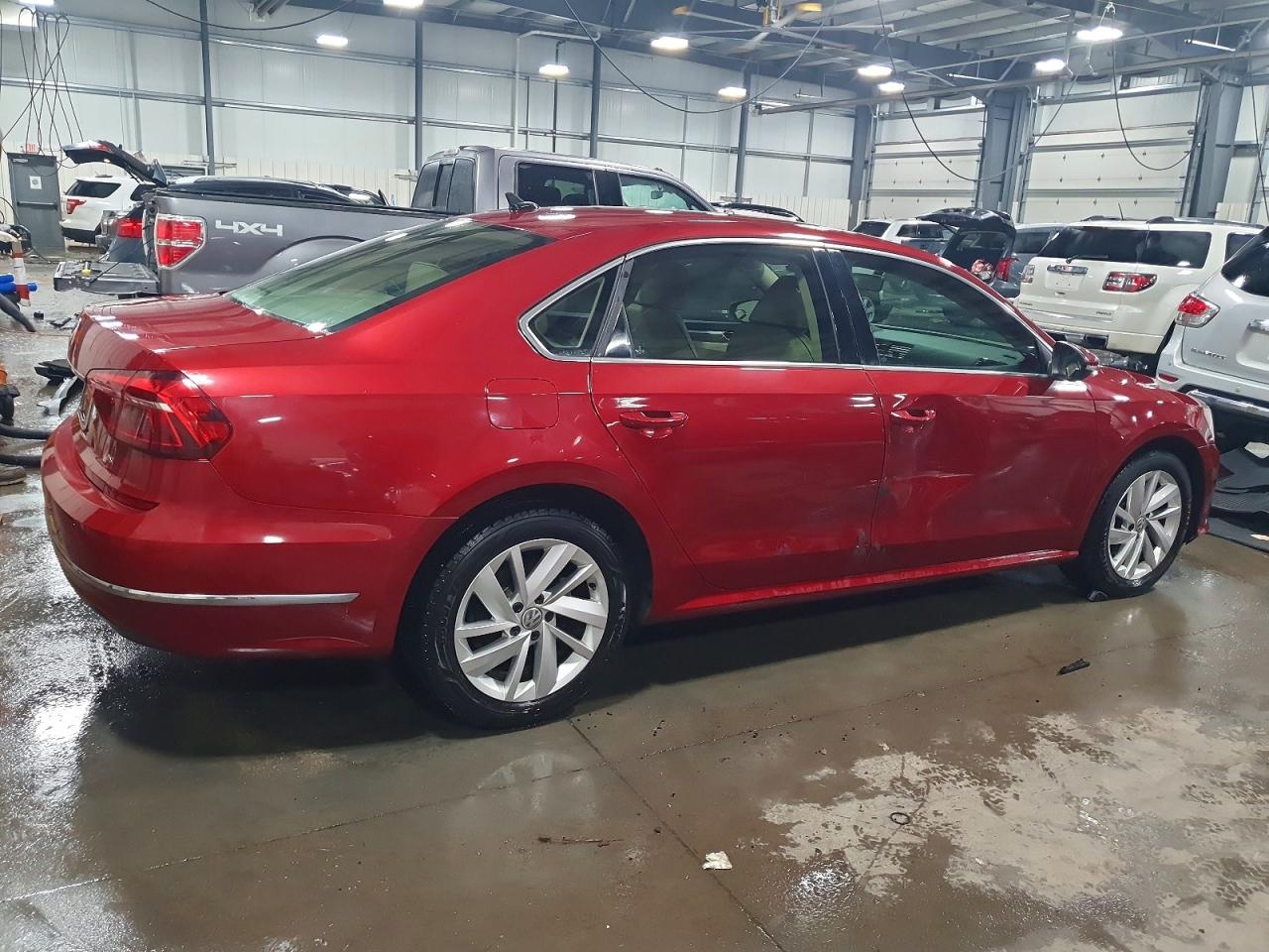 2018 VOLKSWAGEN PASSAT SE photo 3