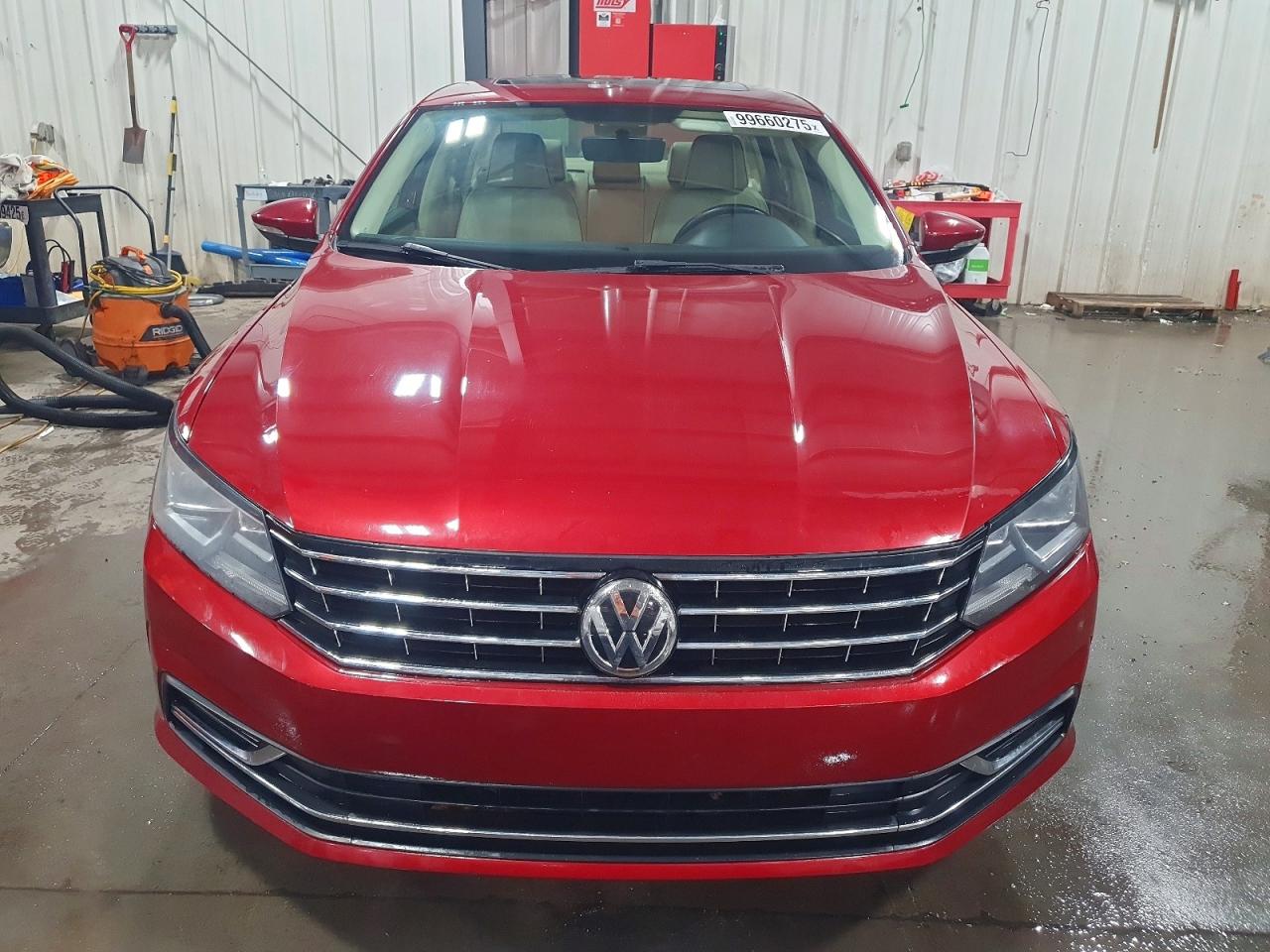 2018 VOLKSWAGEN PASSAT SE photo 5