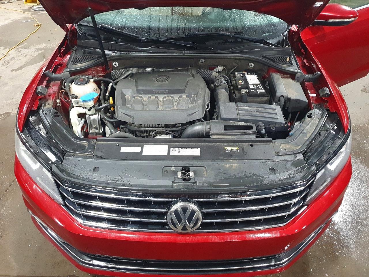 2018 VOLKSWAGEN PASSAT SE photo 11