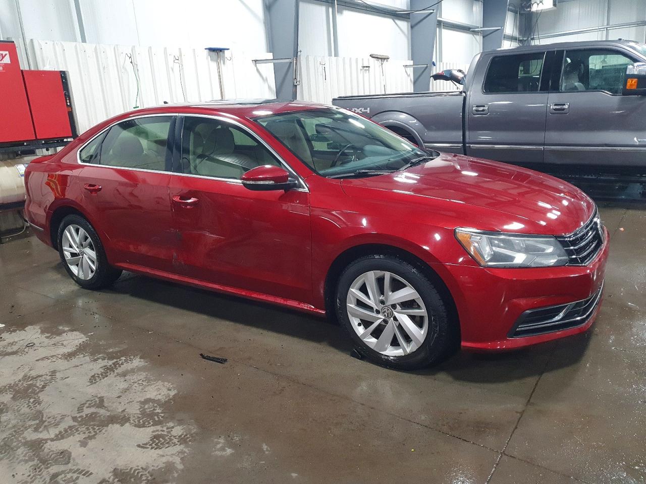 2018 VOLKSWAGEN PASSAT SE photo 4