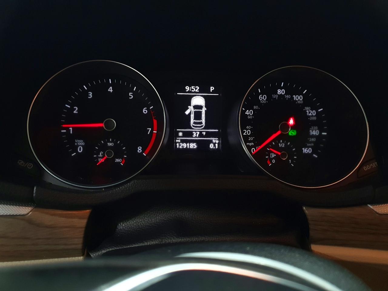 2018 VOLKSWAGEN PASSAT SE photo 9