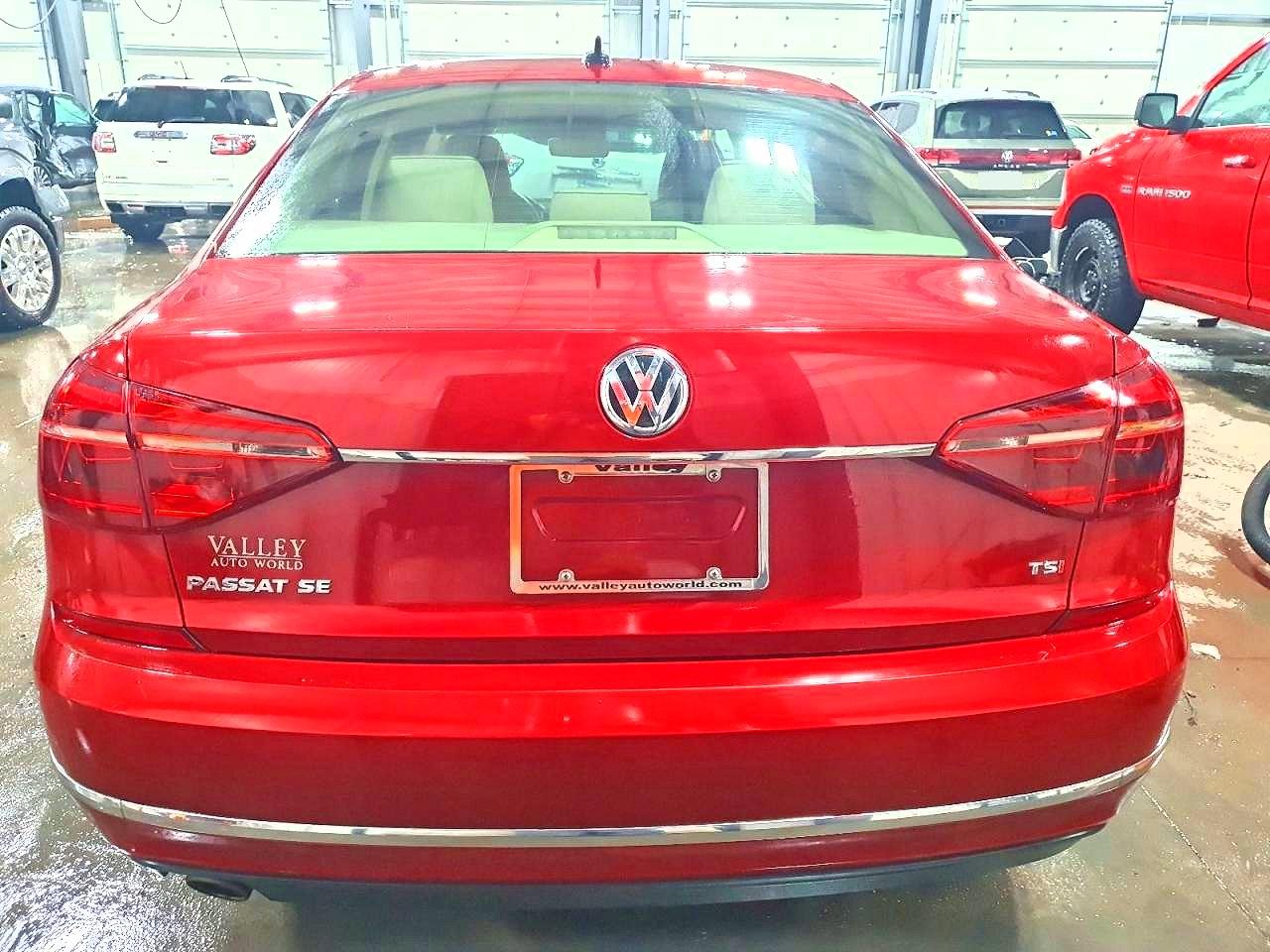 2018 VOLKSWAGEN PASSAT SE photo 6