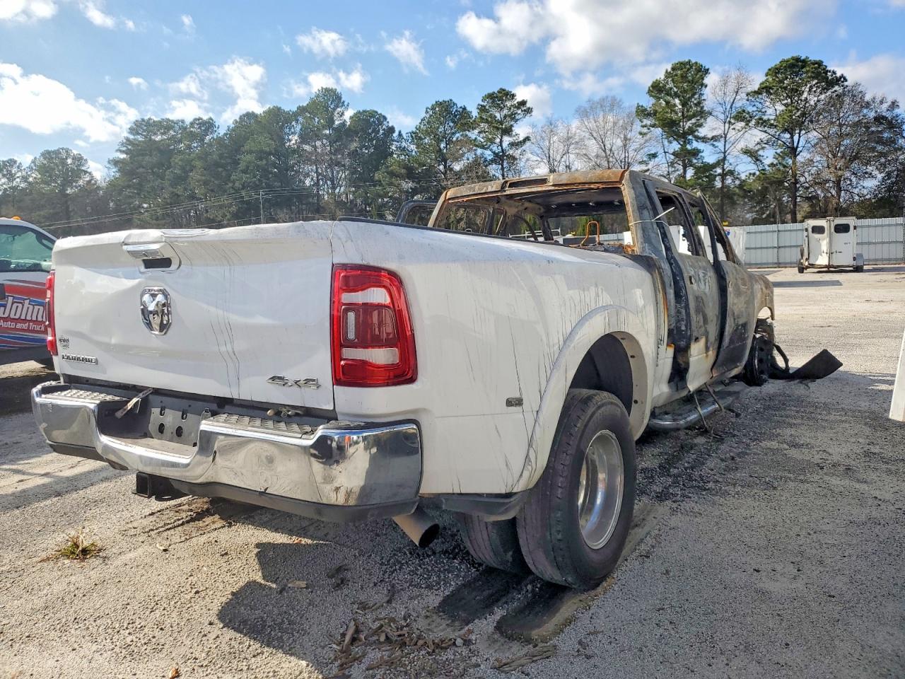 2022 RAM 3500 LARAMIE photo 4