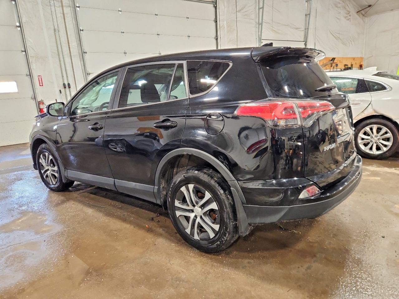 2018 TOYOTA RAV4 LE photo 2