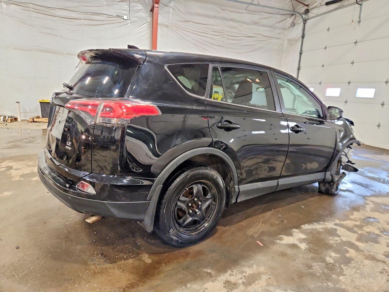 2018 TOYOTA RAV4 LE photo 3