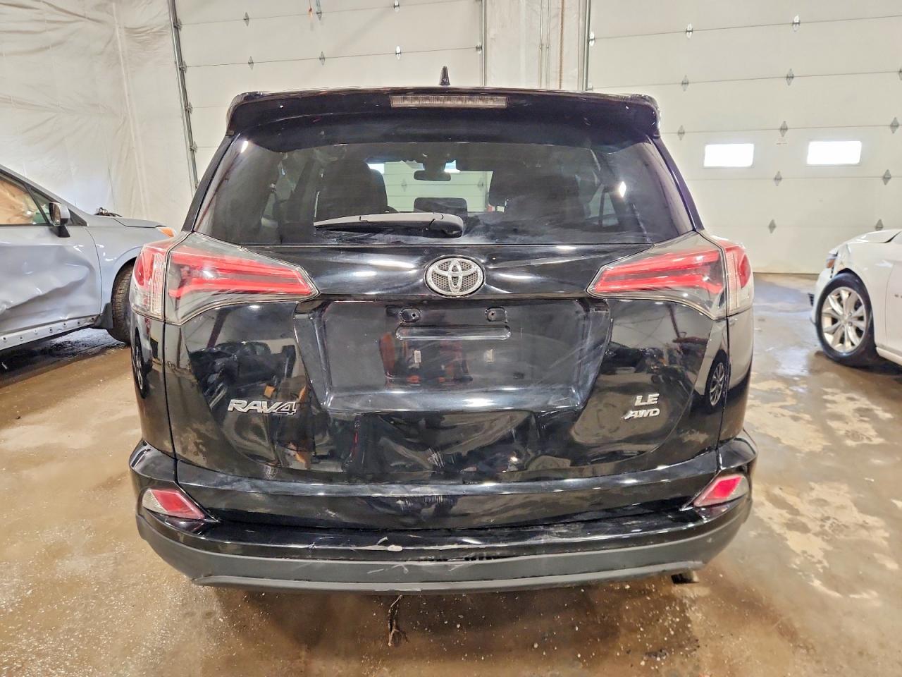 2018 TOYOTA RAV4 LE photo 6