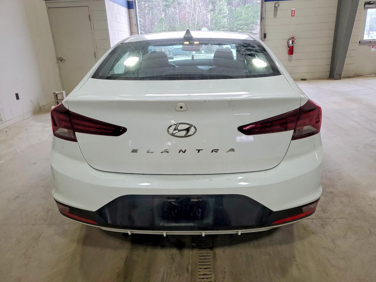 2020 HYUNDAI ELANTRA SEL photo 6