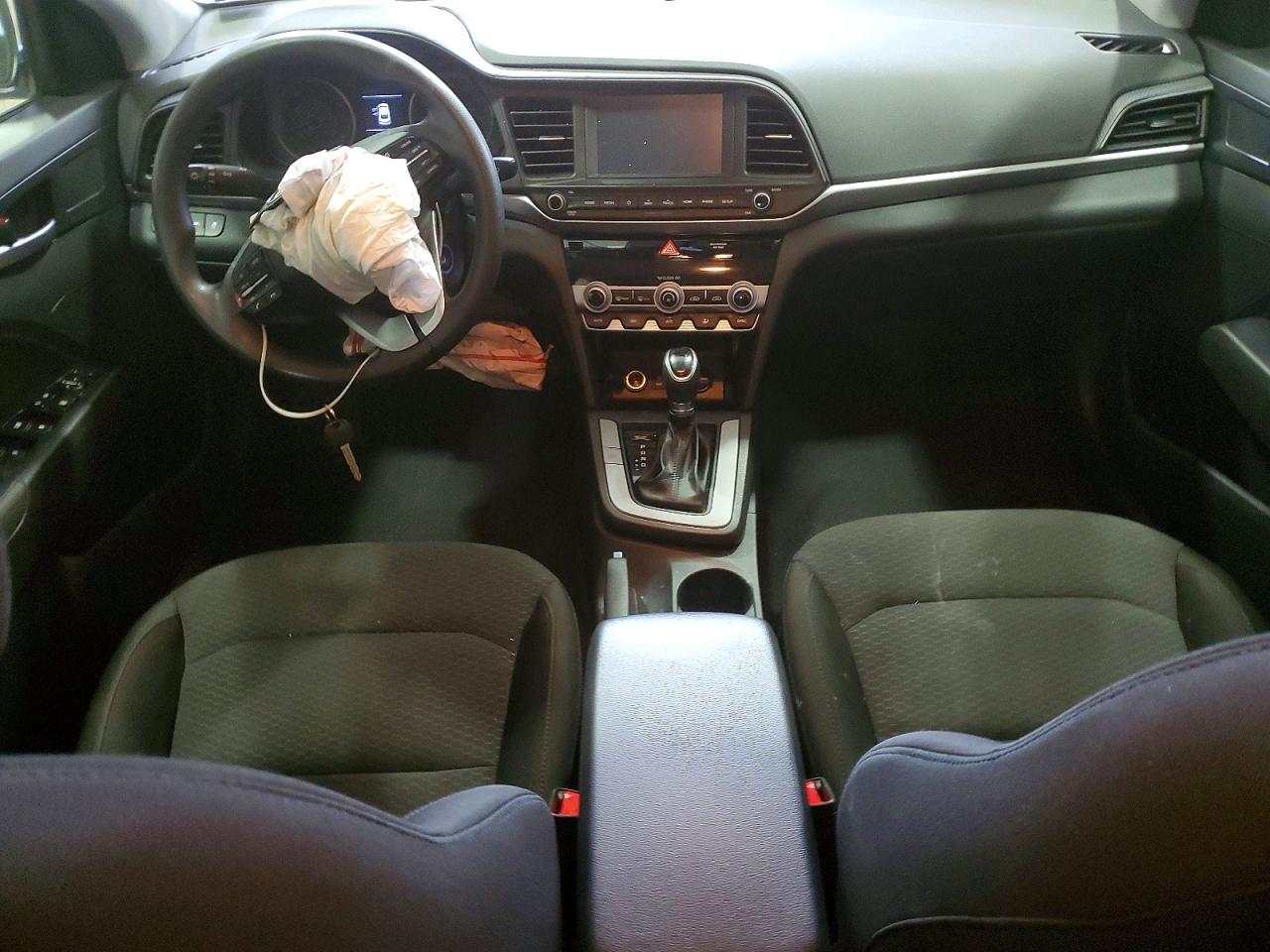 2020 HYUNDAI ELANTRA SEL photo 8