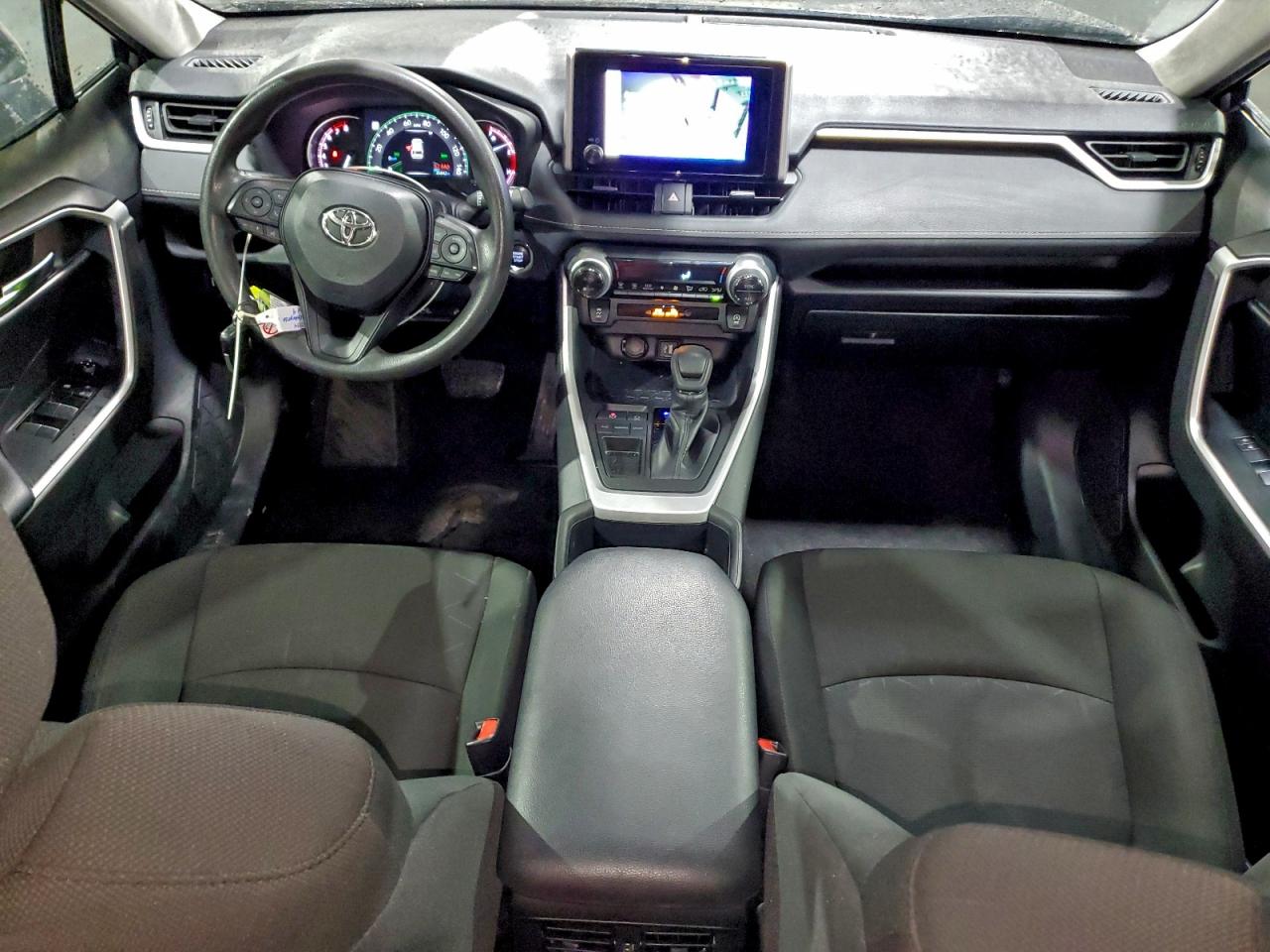 2024 TOYOTA RAV4 XLE photo 8