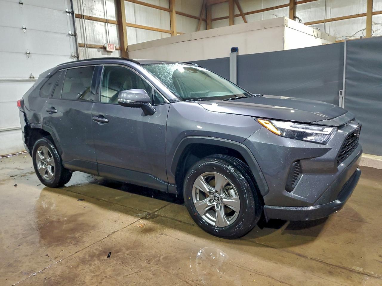 2024 TOYOTA RAV4 XLE photo 4