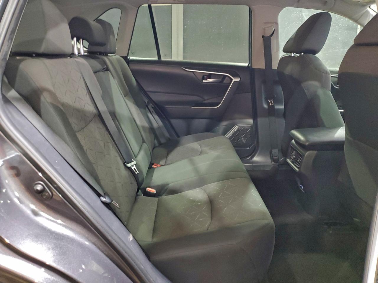 2024 TOYOTA RAV4 XLE photo 11