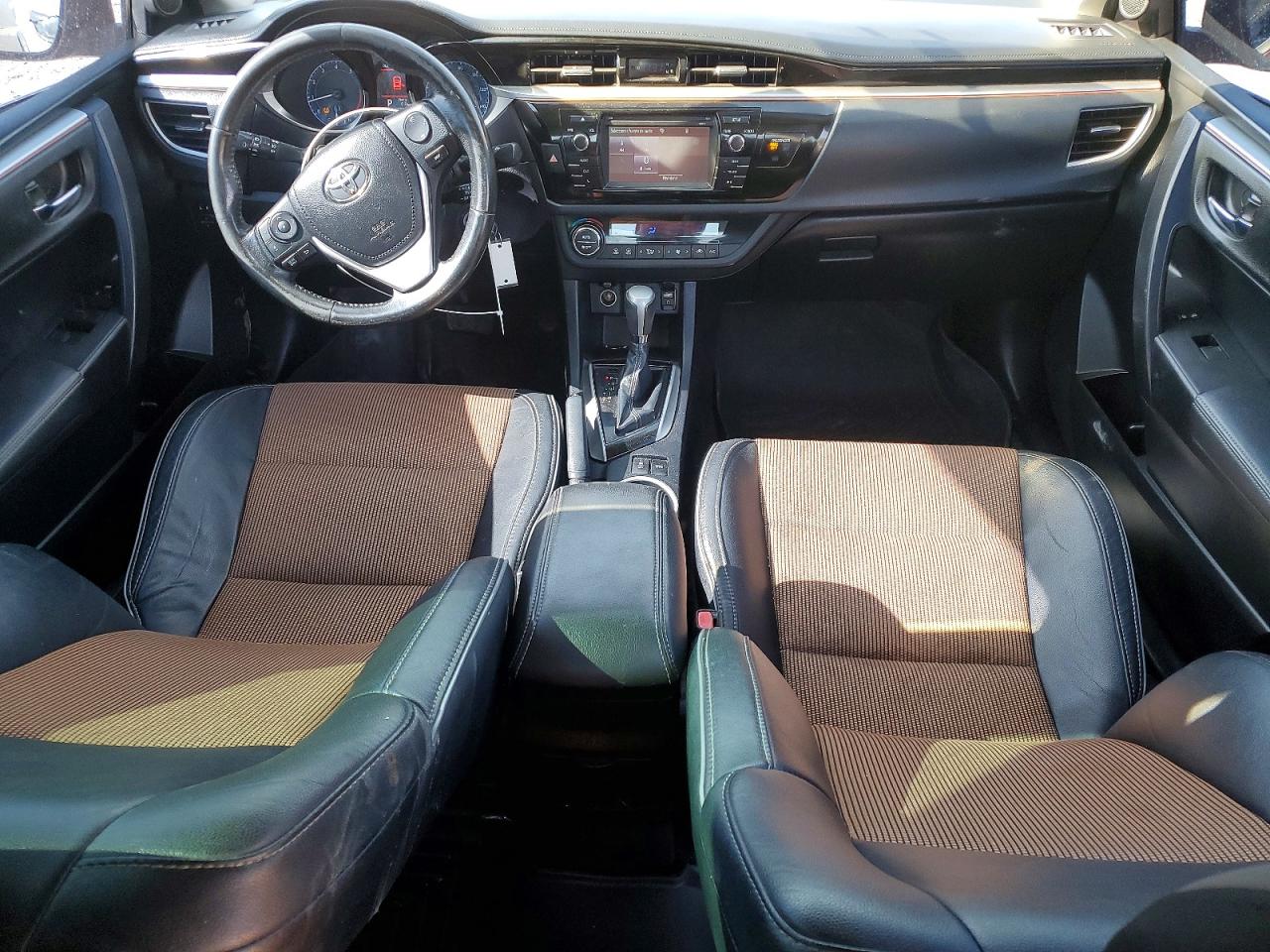2016 TOYOTA COROLLA L photo 8