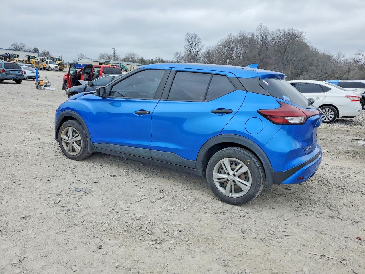 2021 NISSAN KICKS S photo 2