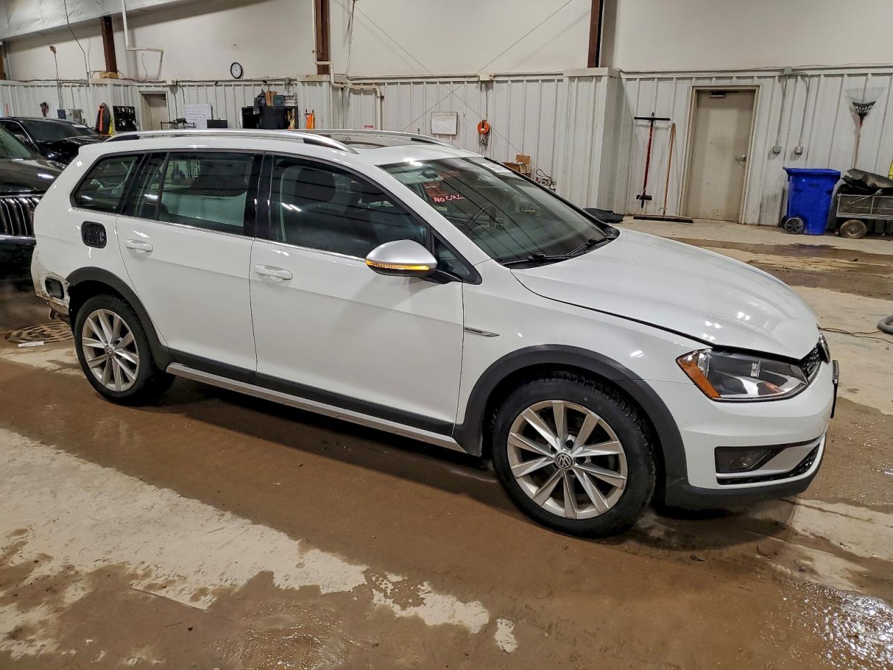 2017 VOLKSWAGEN GOLF ALLTRACK S photo 4