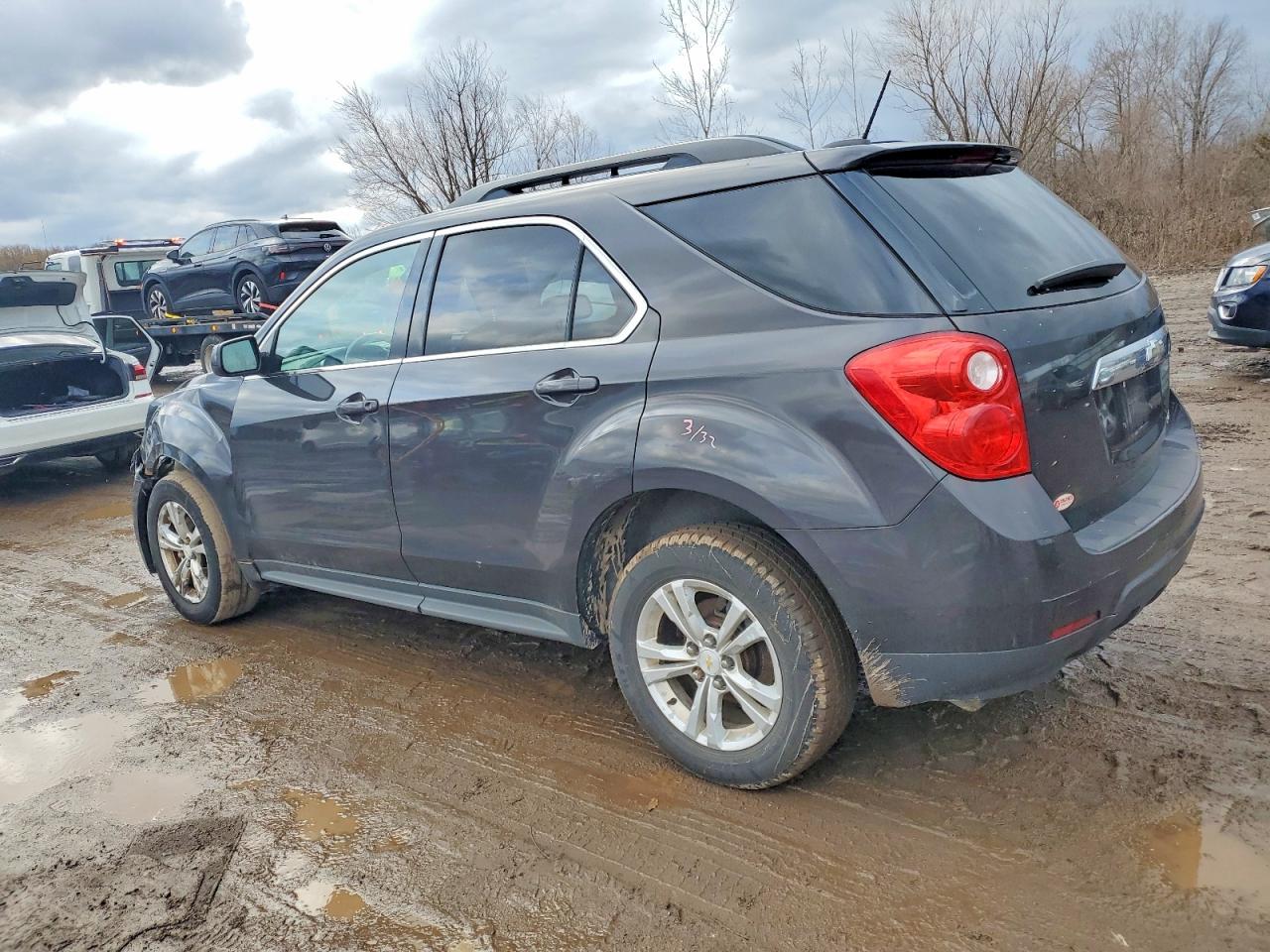 2015 CHEVROLET EQUINOX LT photo 2