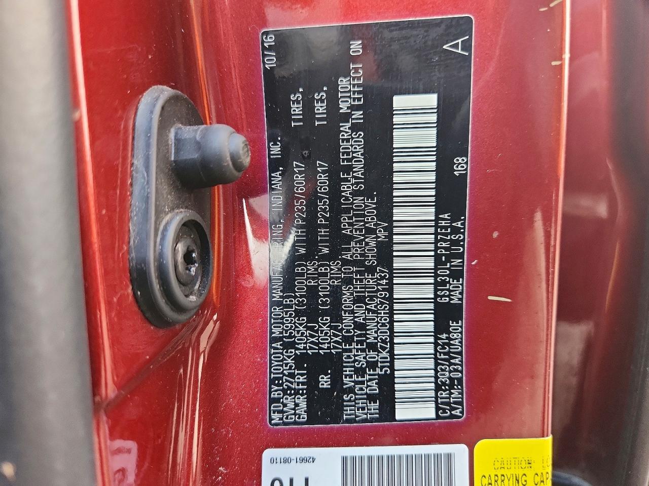 2017 TOYOTA SIENNA LE photo 13