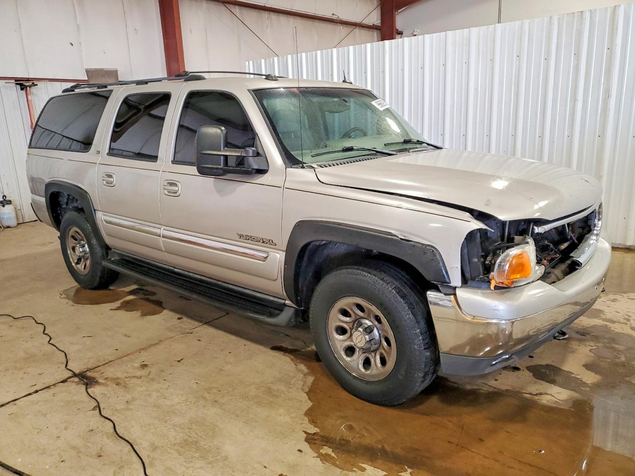 2004 GMC YUKON XL K1500 photo 4