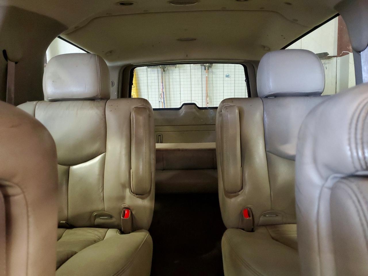 2004 GMC YUKON XL K1500 photo 10