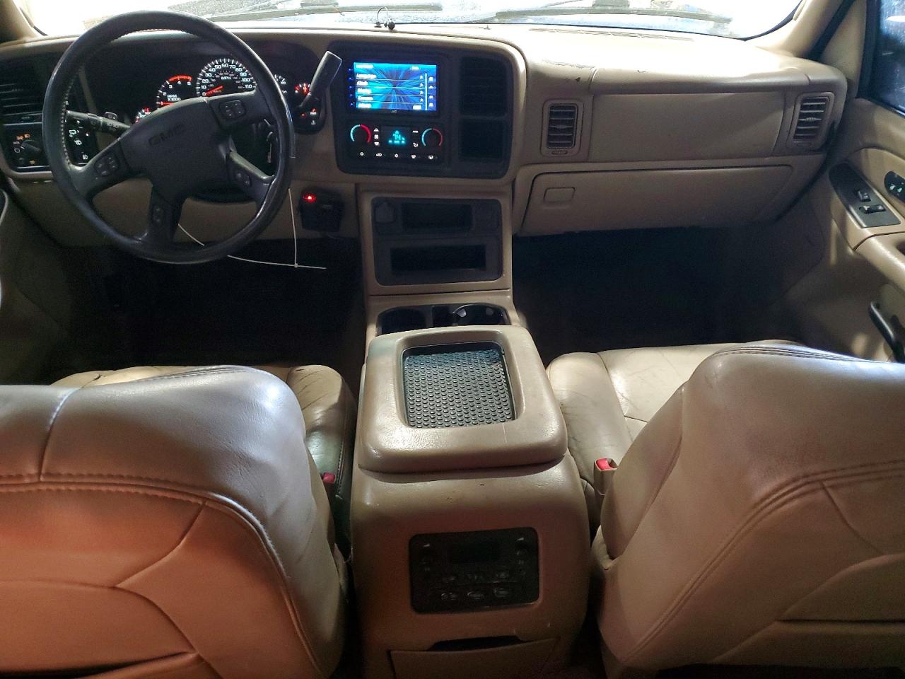 2004 GMC YUKON XL K1500 photo 8
