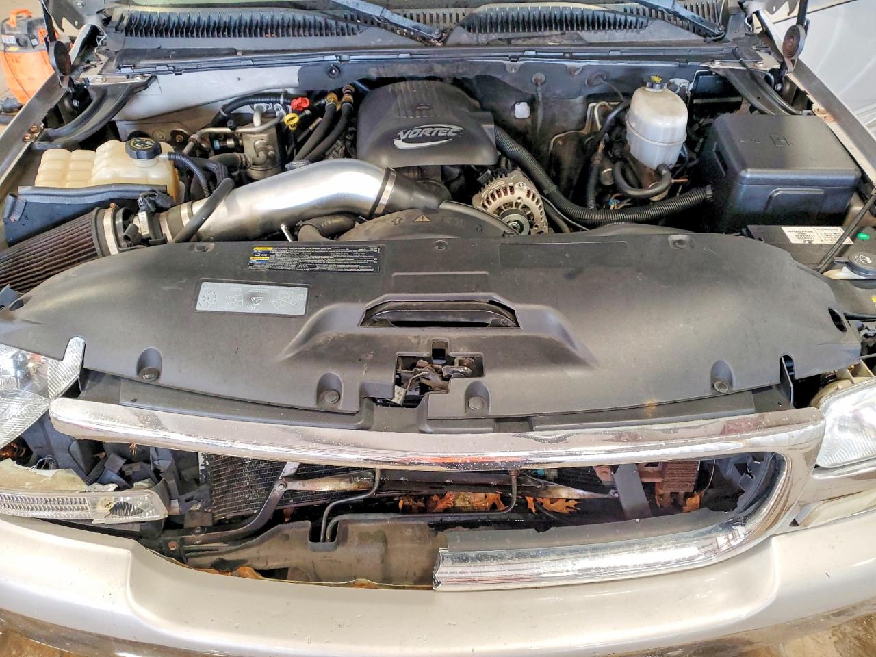 2004 GMC YUKON XL K1500 photo 12