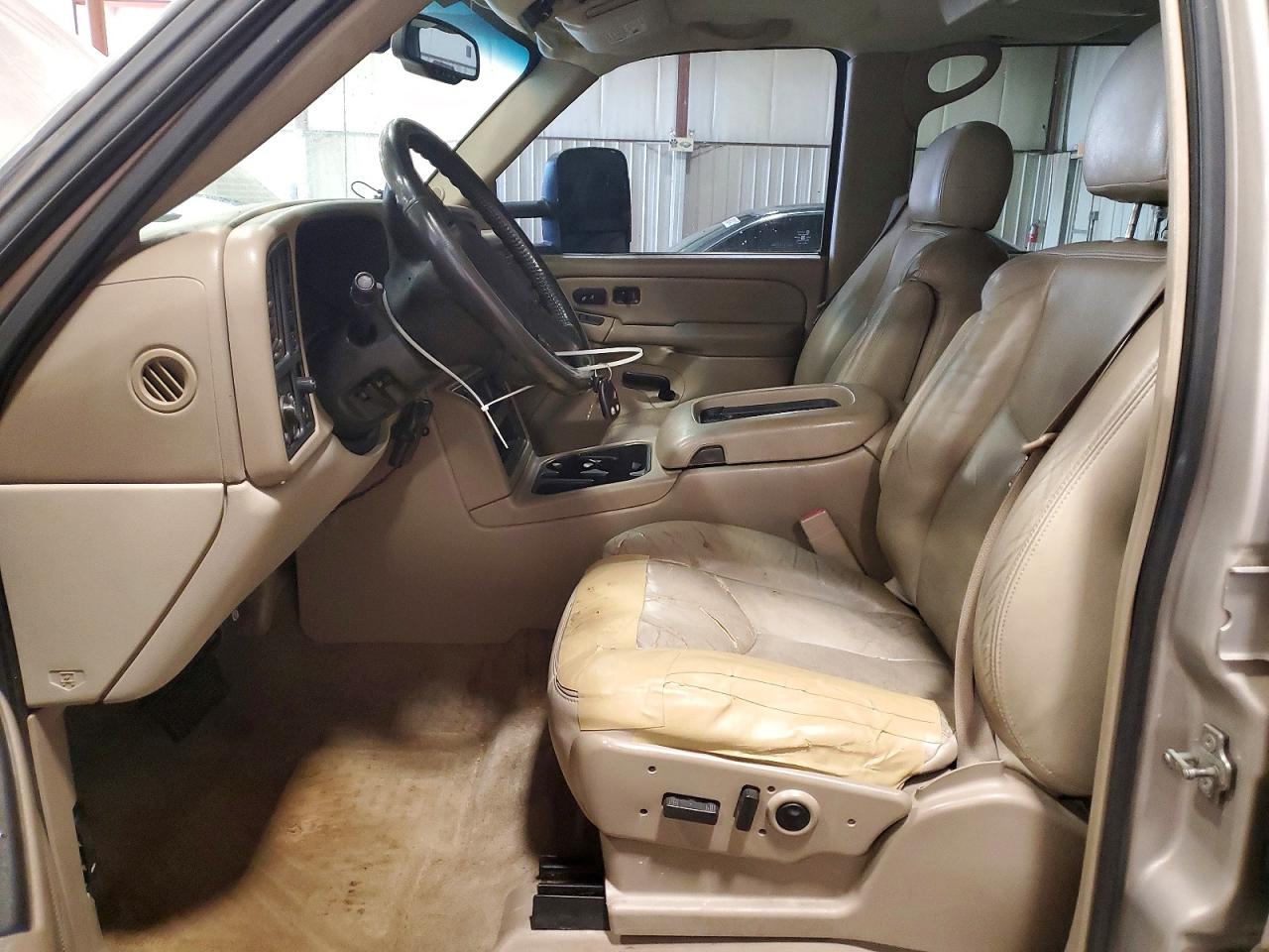 2004 GMC YUKON XL K1500 photo 7