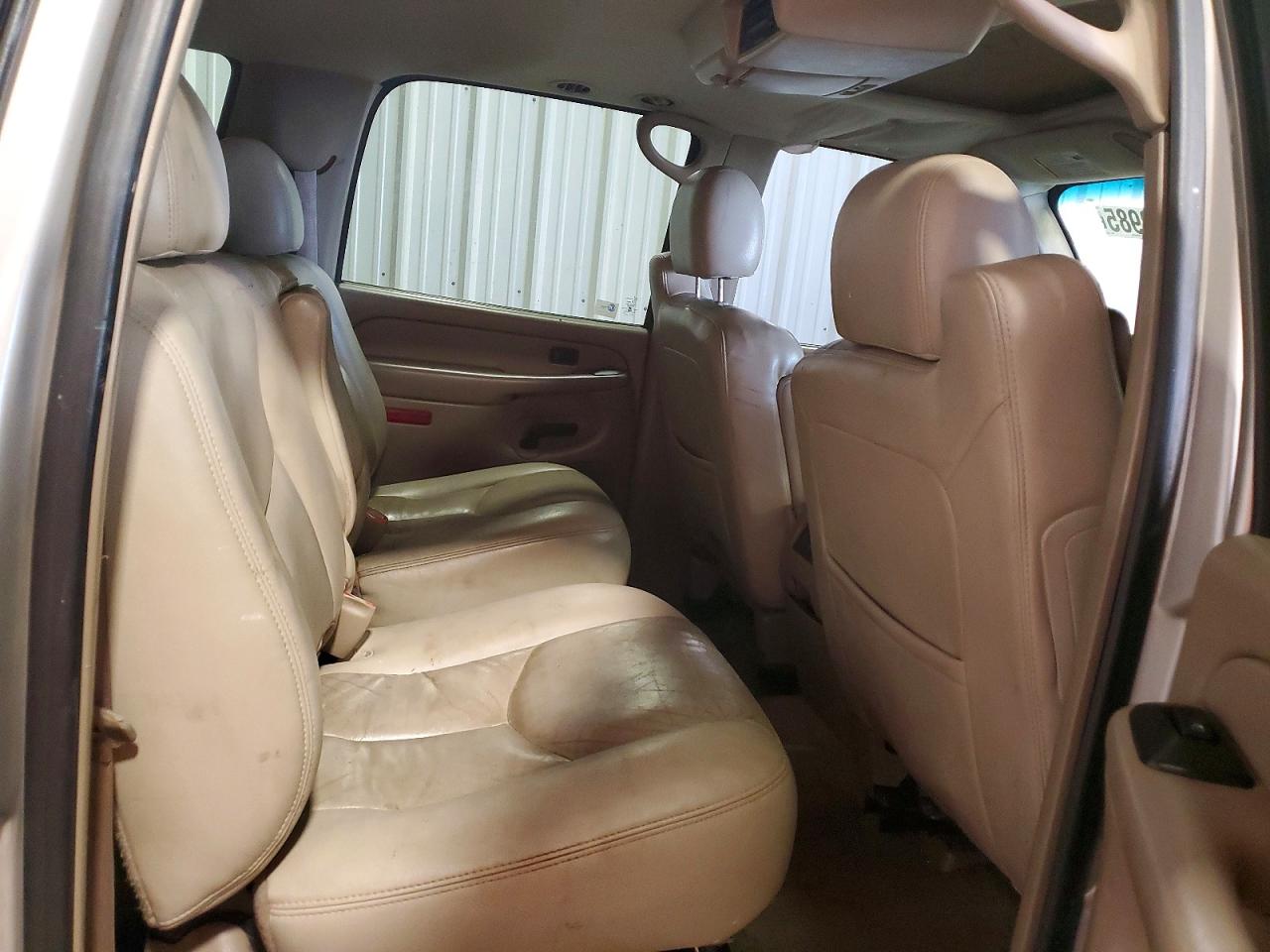 2004 GMC YUKON XL K1500 photo 11