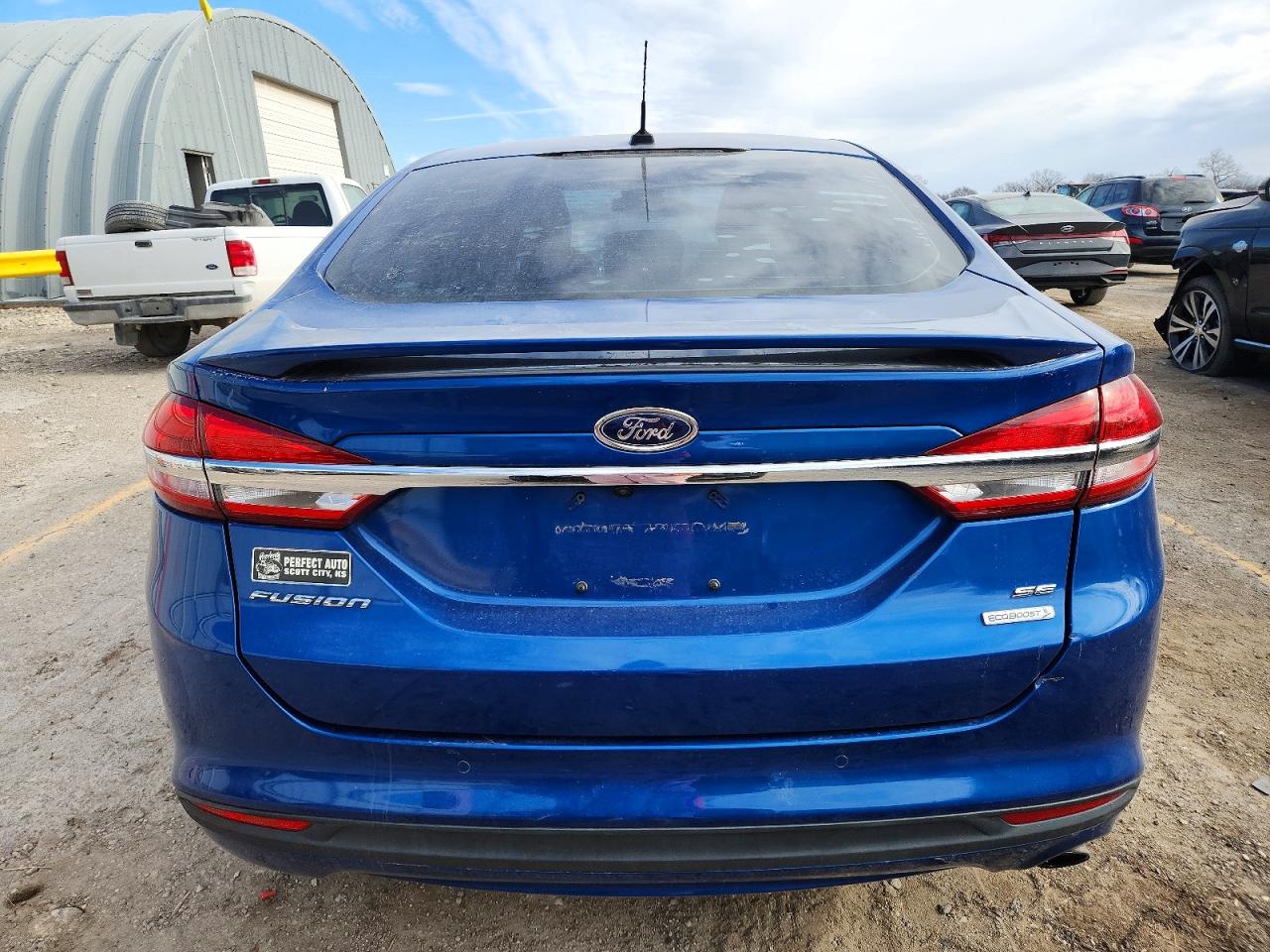 2017 FORD FUSION SE photo 16
