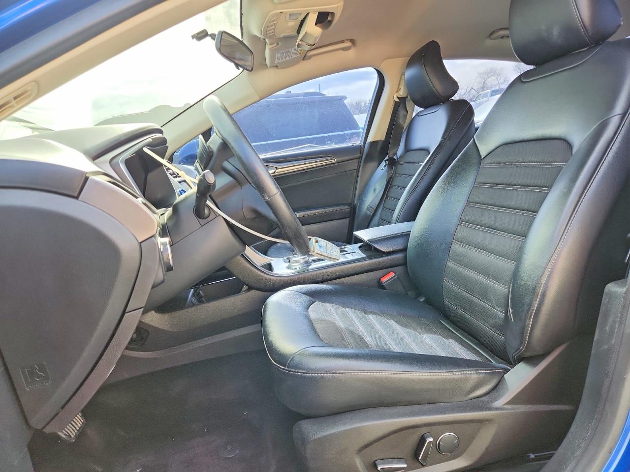 2017 FORD FUSION SE photo 19