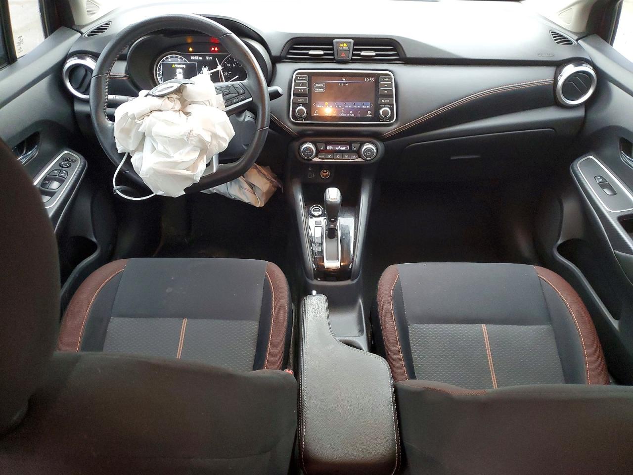 2021 NISSAN VERSA SR photo 8