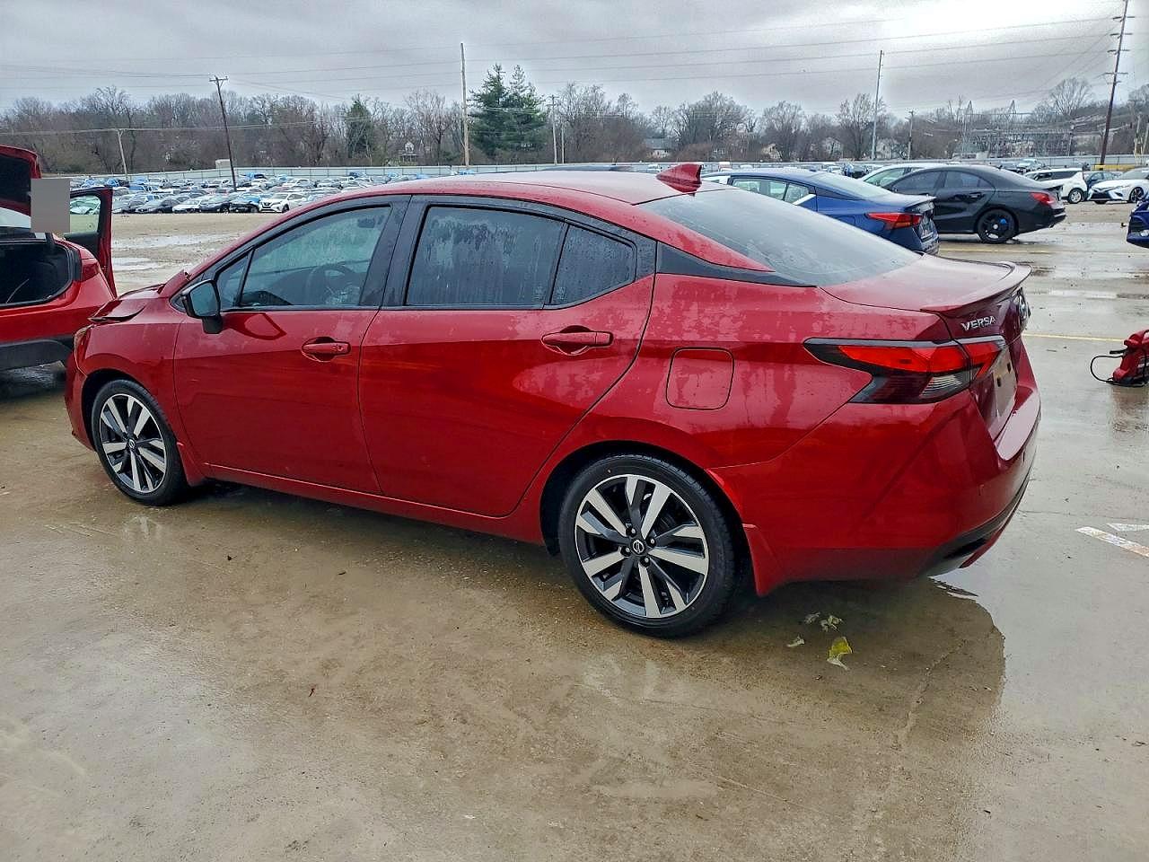 2021 NISSAN VERSA SR photo 2