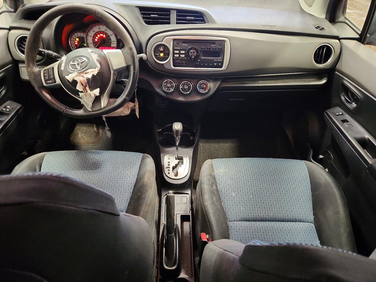 2014 TOYOTA YARIS photo 8