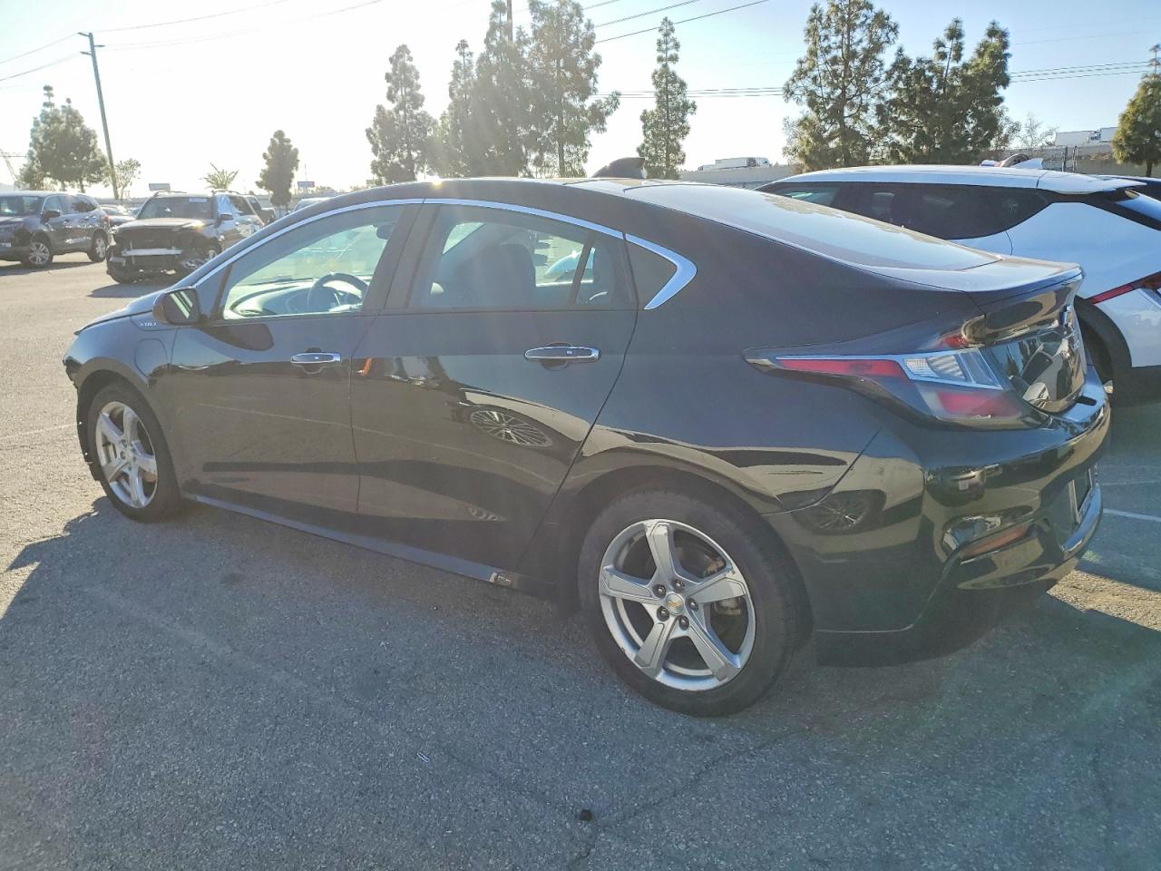 2017 CHEVROLET VOLT LT photo 2